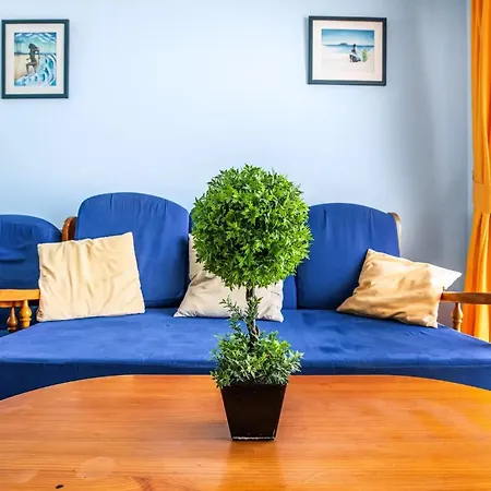 Sunny Escape Apartment *